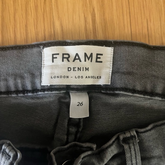 Frame Denim Le Skinny De Jeanne Jeans in Grey's Inn (Grey) - Size 26 - Picture 2 of 6